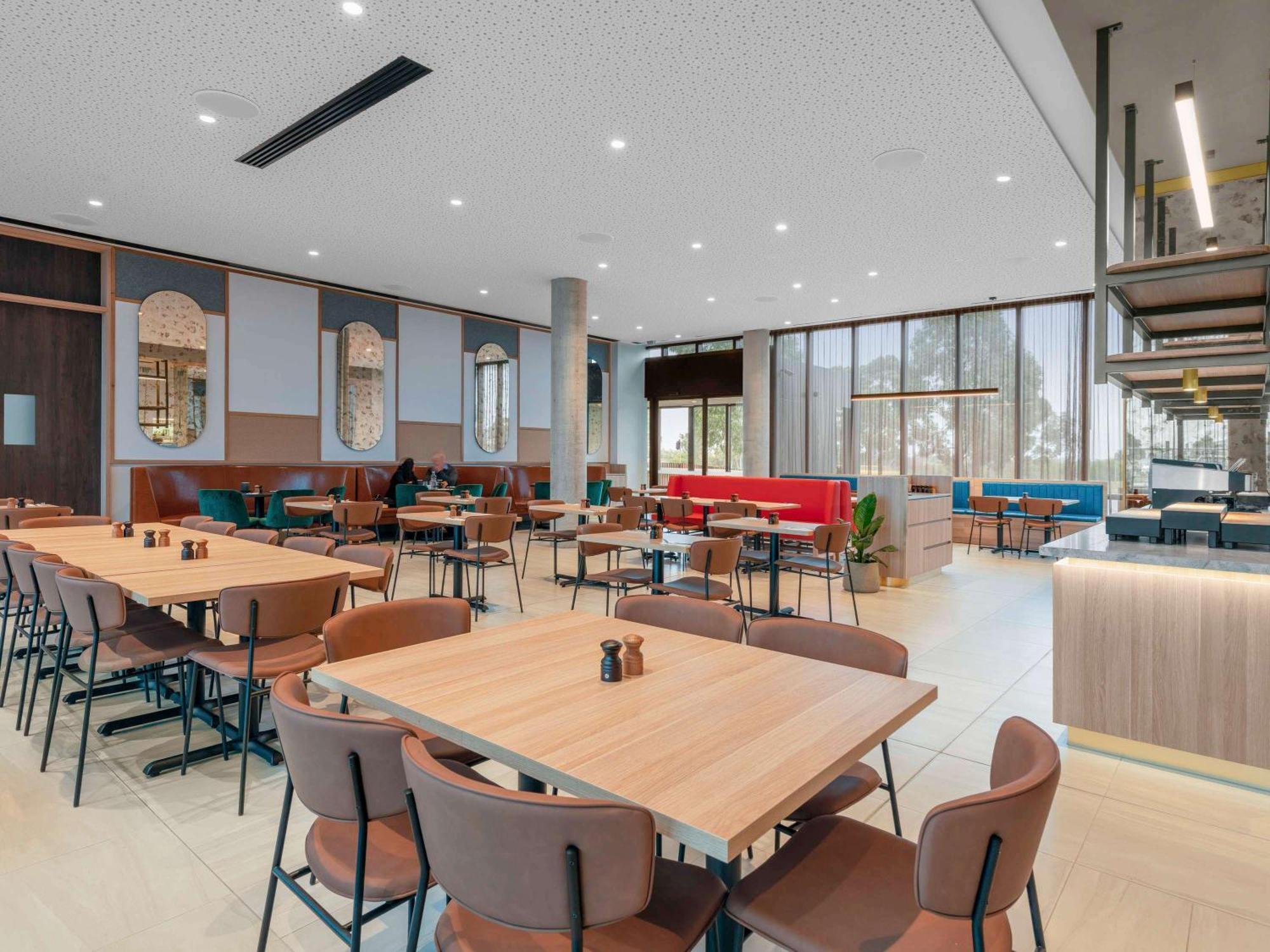 Mantra Melbourne Epping Hotel Buitenkant foto